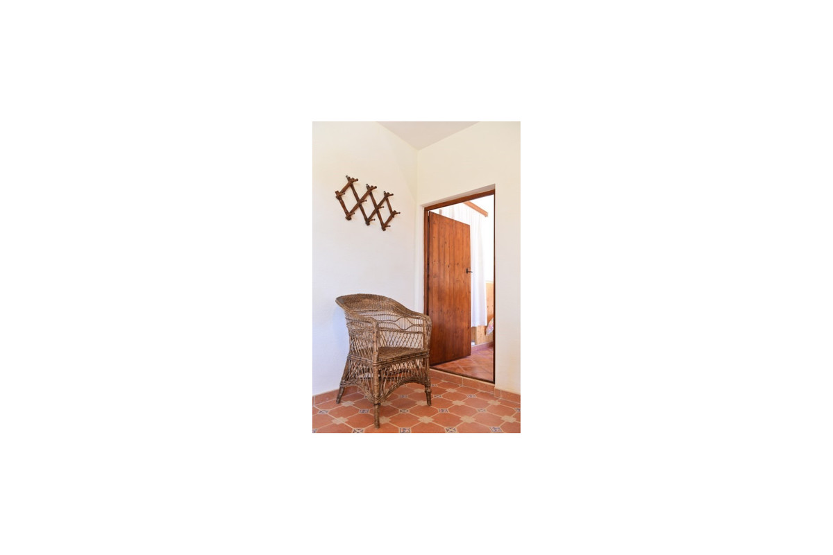 4 Bed Townhouse for sale in Pinoso Costa Blanca, Alicante, Spain