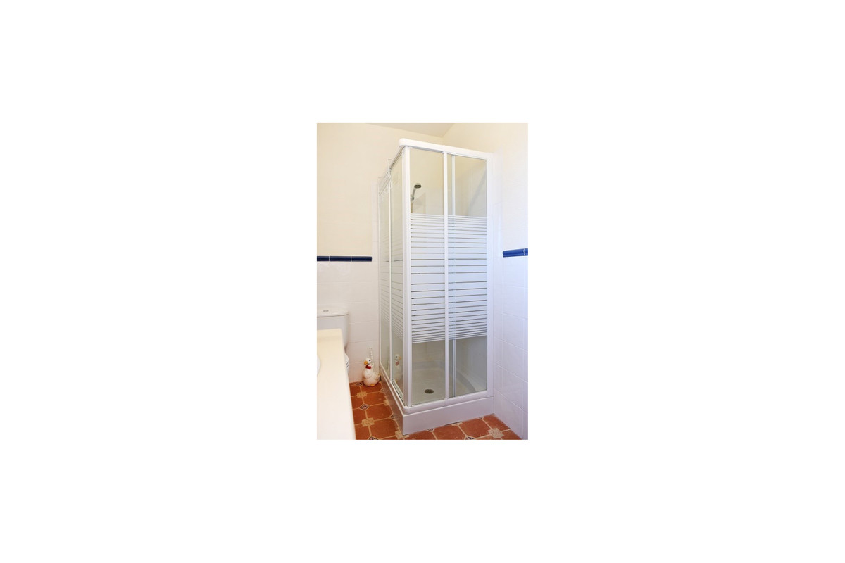 4 Bed Townhouse for sale in Pinoso Costa Blanca, Alicante, Spain