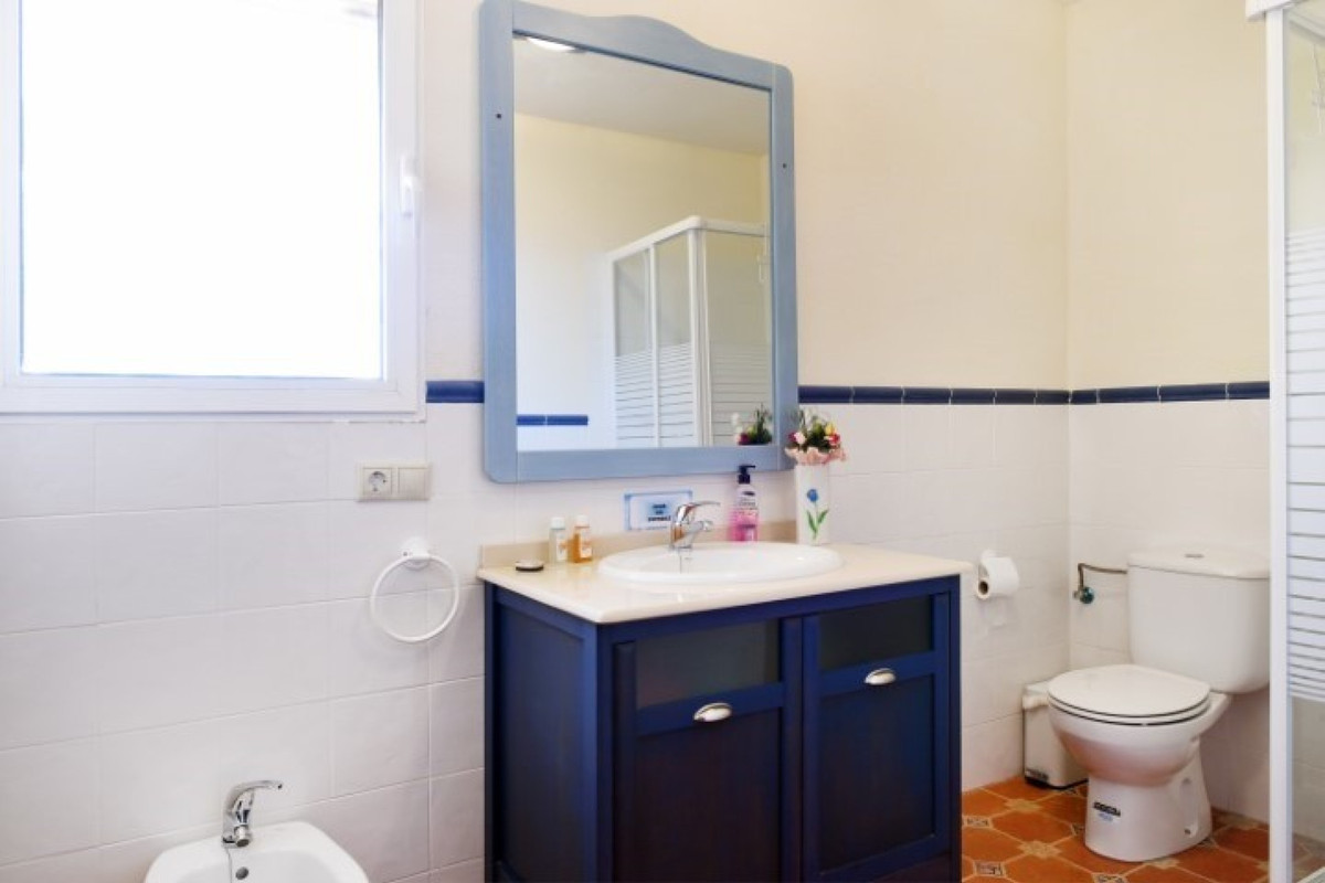 4 Bed Townhouse for sale in Pinoso Costa Blanca, Alicante, Spain
