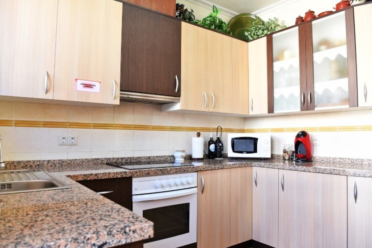 4 Bed Townhouse for sale in Pinoso Costa Blanca, Alicante, Spain