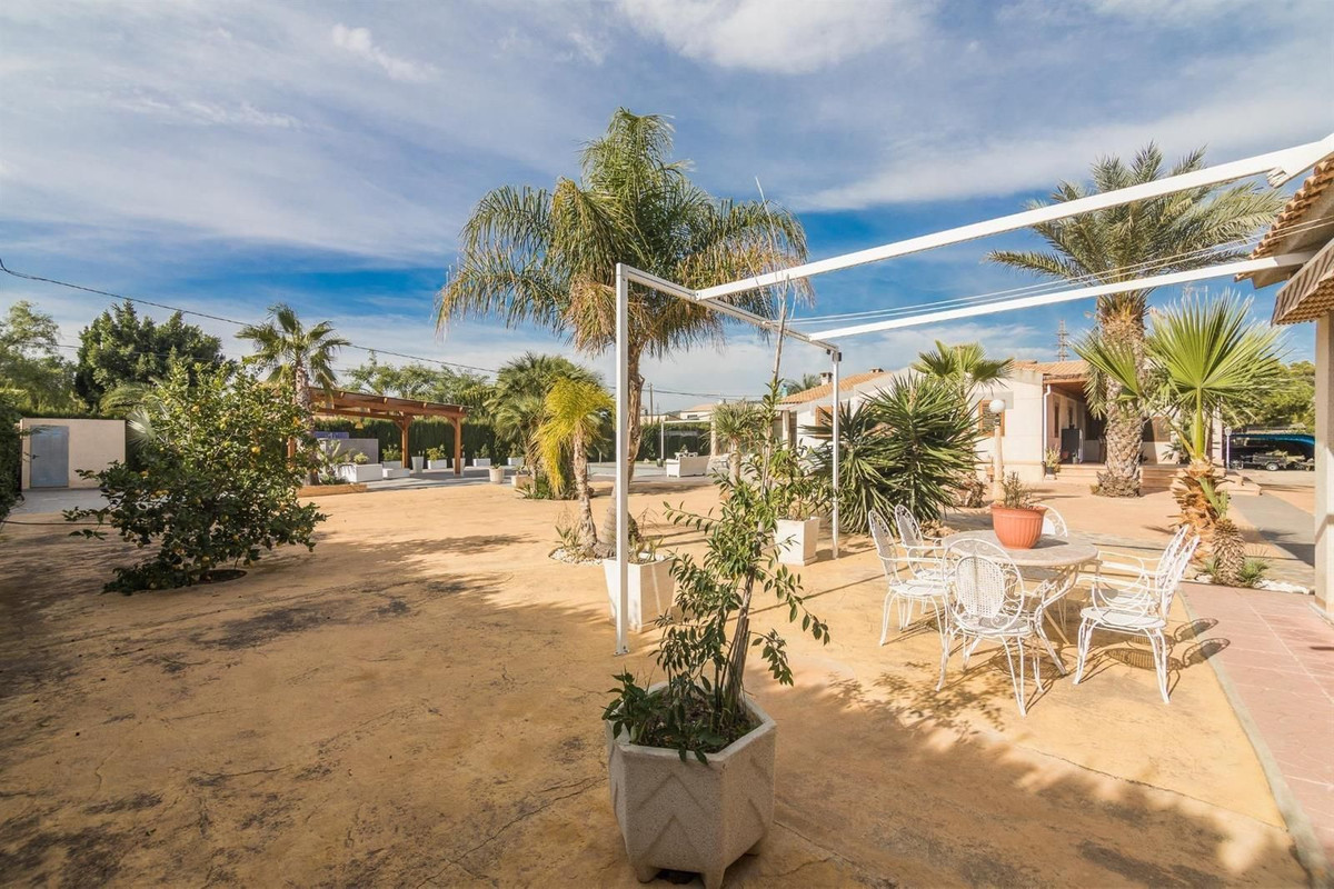 Se vende Villa - Chalet de 5 dormitorios en Costa Blanca, Alicante, España