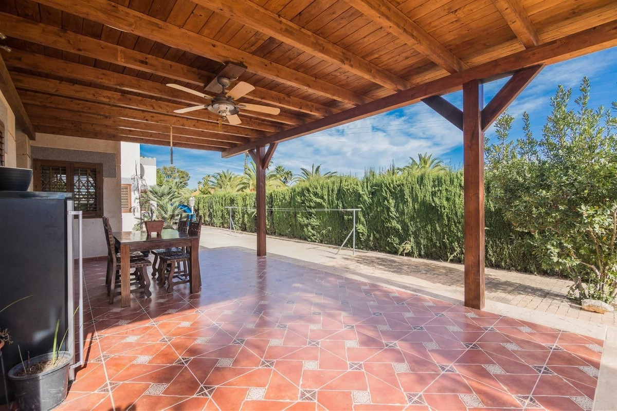 Se vende Villa - Chalet de 5 dormitorios en Costa Blanca, Alicante, España