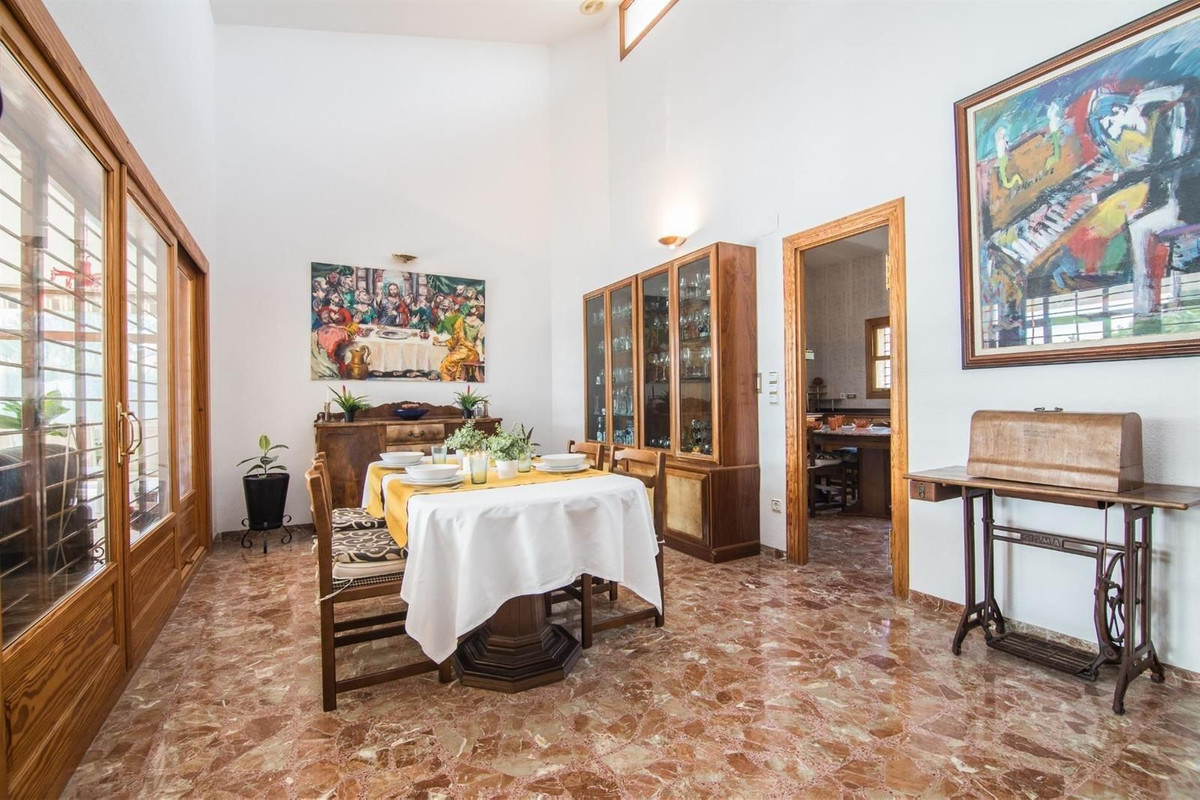 Se vende Villa - Chalet de 5 dormitorios en Costa Blanca, Alicante, España