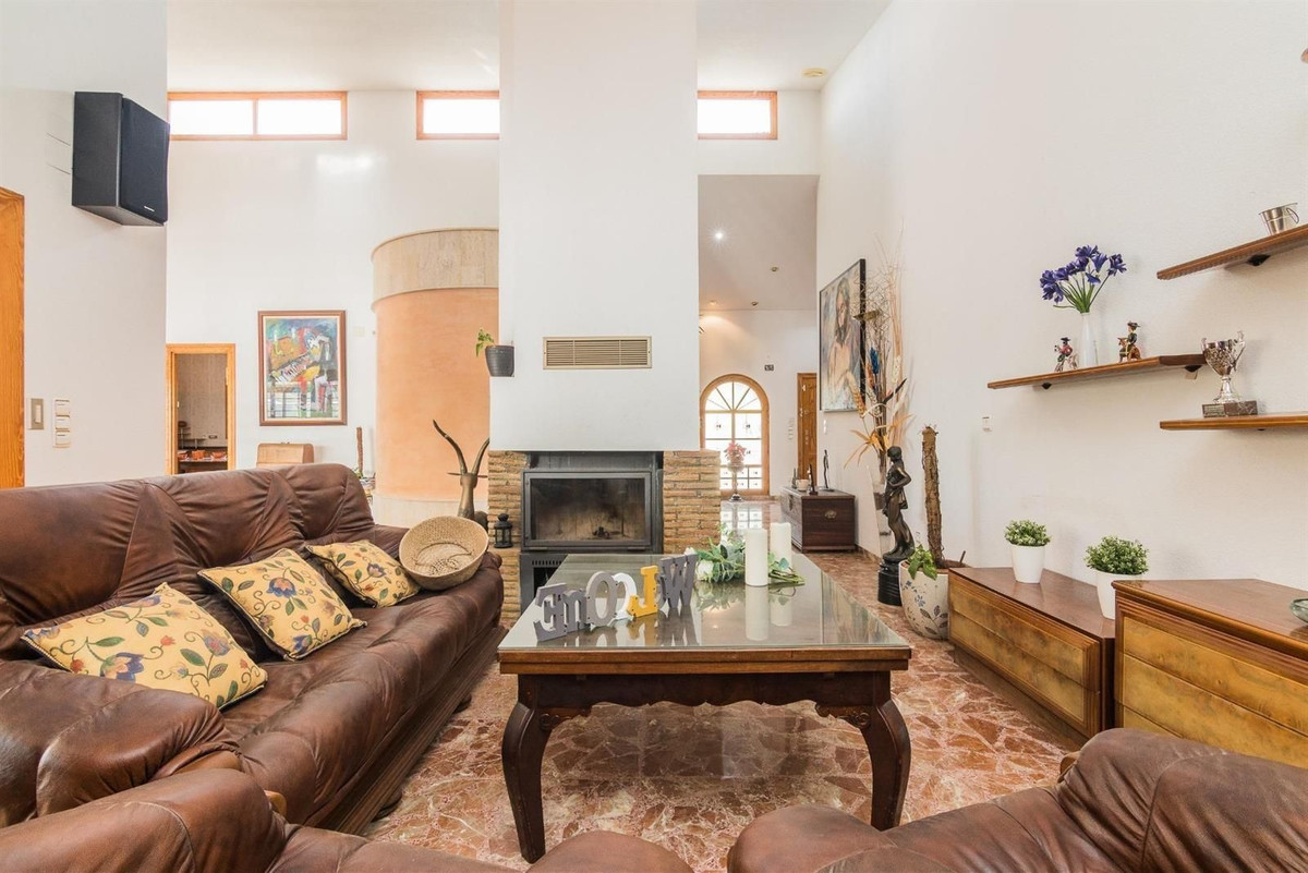 Se vende Villa - Chalet de 5 dormitorios en Costa Blanca, Alicante, España