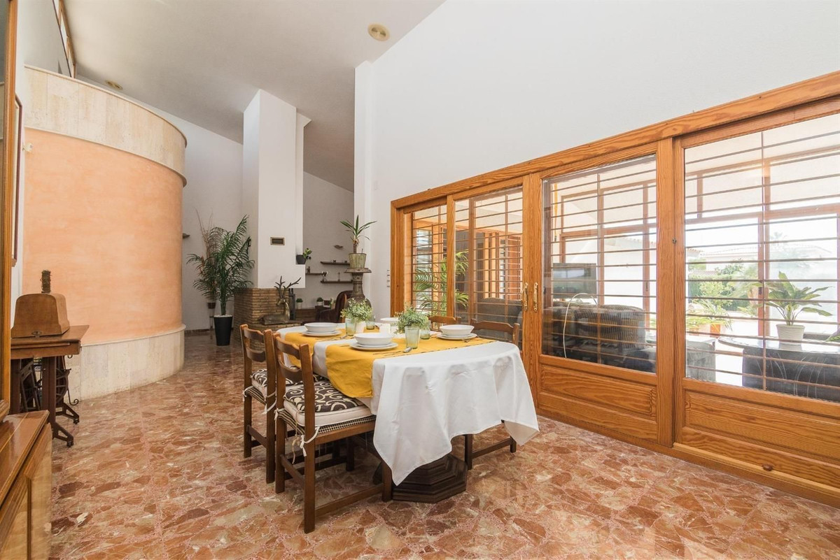 Se vende Villa - Chalet de 5 dormitorios en Costa Blanca, Alicante, España