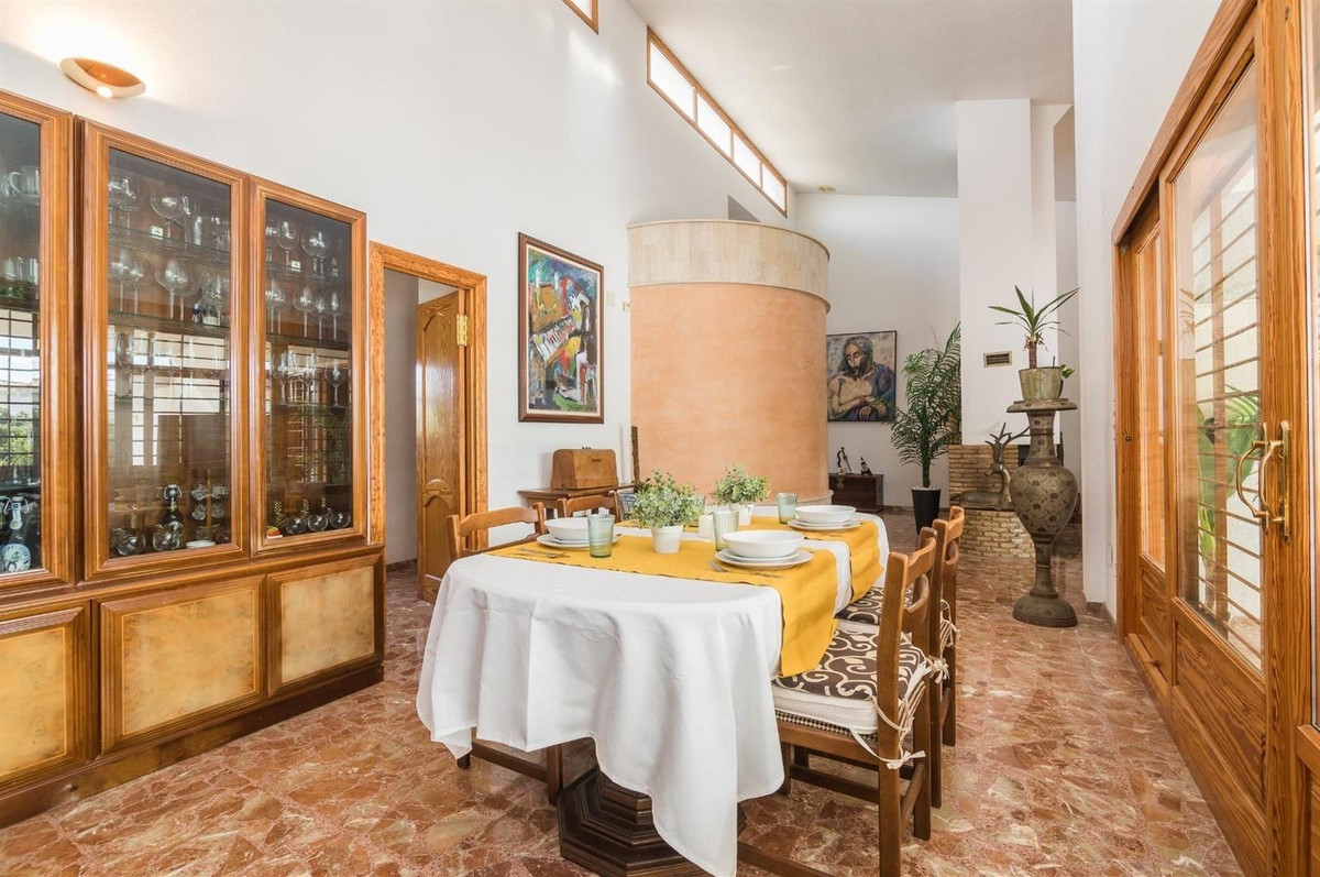 Se vende Villa - Chalet de 5 dormitorios en Costa Blanca, Alicante, España