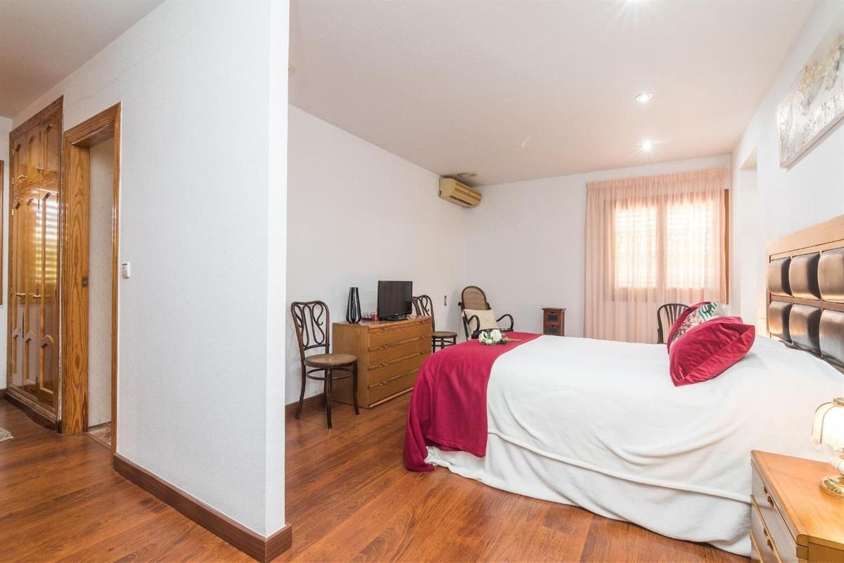 Se vende Villa - Chalet de 5 dormitorios en Costa Blanca, Alicante, España