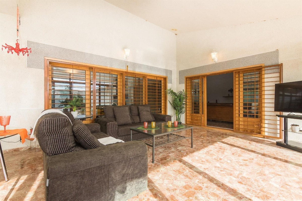 Se vende Villa - Chalet de 5 dormitorios en Costa Blanca, Alicante, España