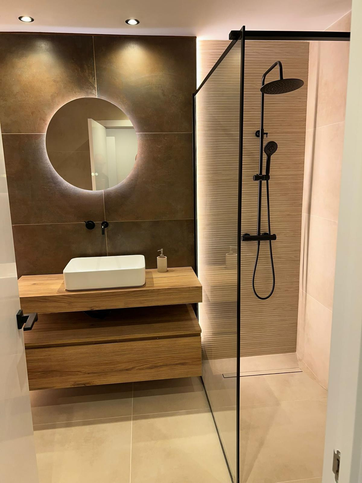 Se vende Apartamento Planta Media de 2 dormitorios en Costa Del Sol, Málaga, España