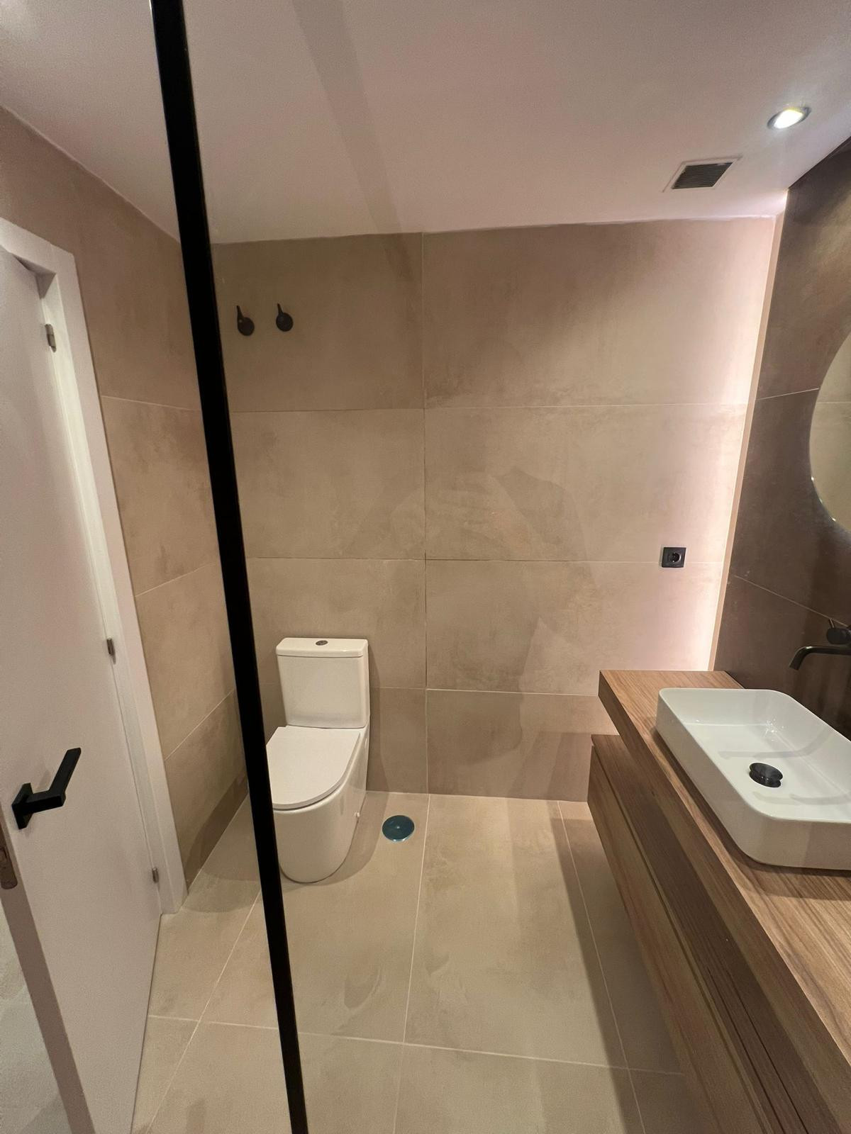 Se vende Apartamento Planta Media de 2 dormitorios en Costa Del Sol, Málaga, España