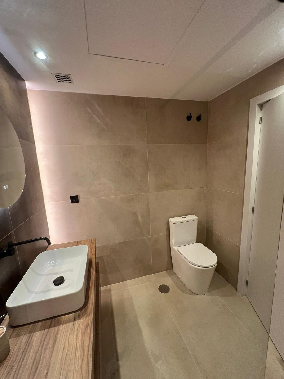 Se vende Apartamento Planta Media de 2 dormitorios en Costa Del Sol, Málaga, España