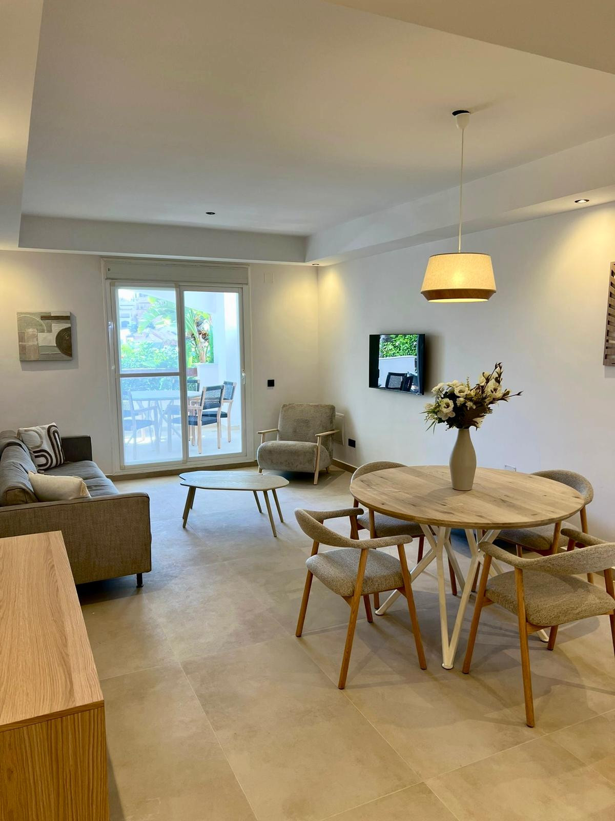 Se vende Apartamento Planta Media de 2 dormitorios en Costa Del Sol, Málaga, España