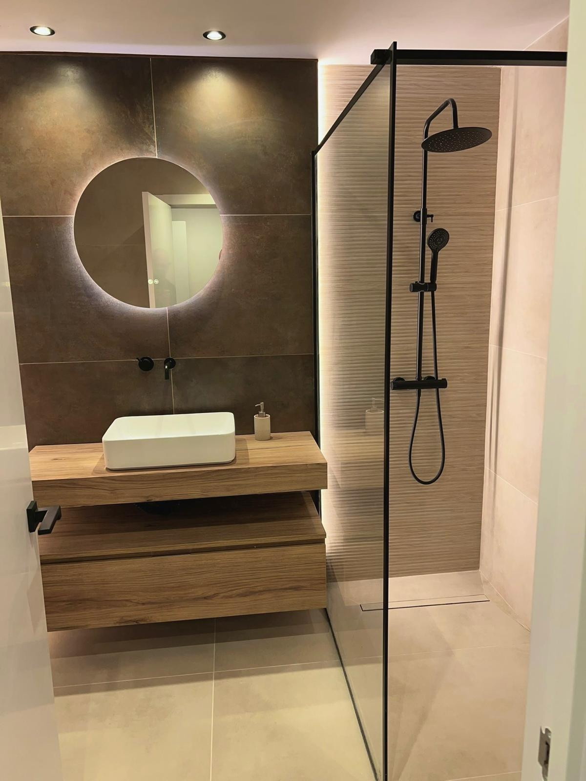 Se vende Apartamento Planta Media de 2 dormitorios en Costa Del Sol, Málaga, España