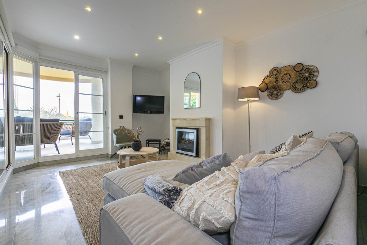 2 Bed Apartment for sale in Nueva Andalucía Costa Del Sol, Málaga, Spain