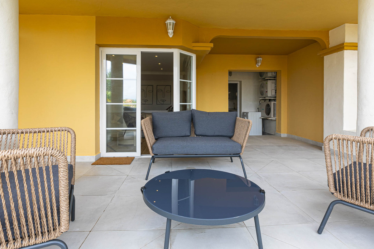 2 Bed Apartment for sale in Nueva Andalucía Costa Del Sol, Málaga, Spain