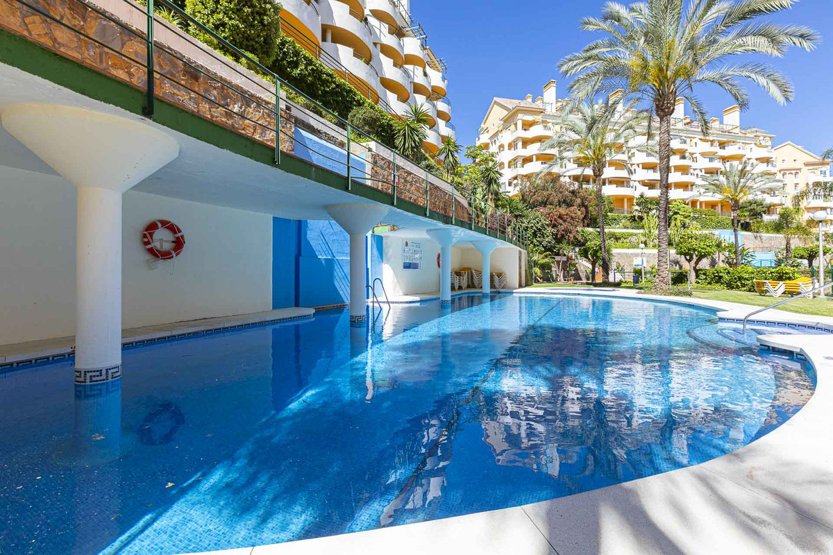 2 Bed Apartment for sale in Nueva Andalucía Costa Del Sol, Málaga, Spain