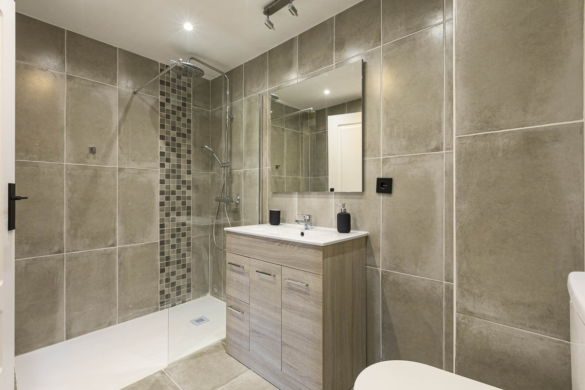 2 Bed Apartment for sale in Nueva Andalucía Costa Del Sol, Málaga, Spain