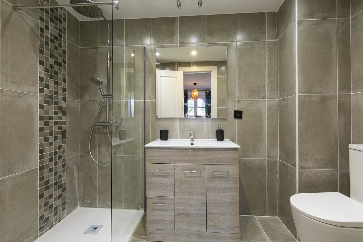 2 Bed Apartment for sale in Nueva Andalucía Costa Del Sol, Málaga, Spain
