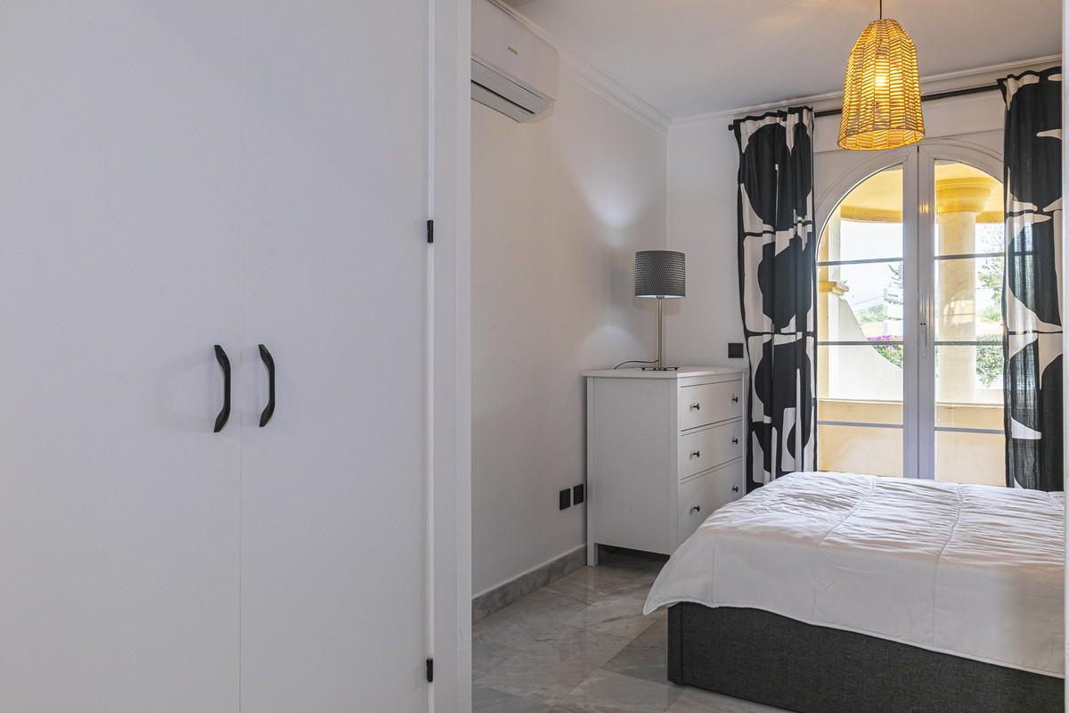 2 Bed Apartment for sale in Nueva Andalucía Costa Del Sol, Málaga, Spain
