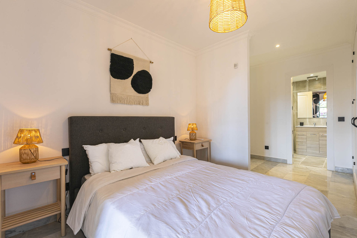 2 Bed Apartment for sale in Nueva Andalucía Costa Del Sol, Málaga, Spain