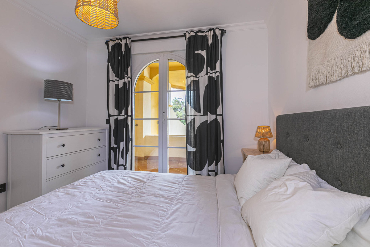 2 Bed Apartment for sale in Nueva Andalucía Costa Del Sol, Málaga, Spain
