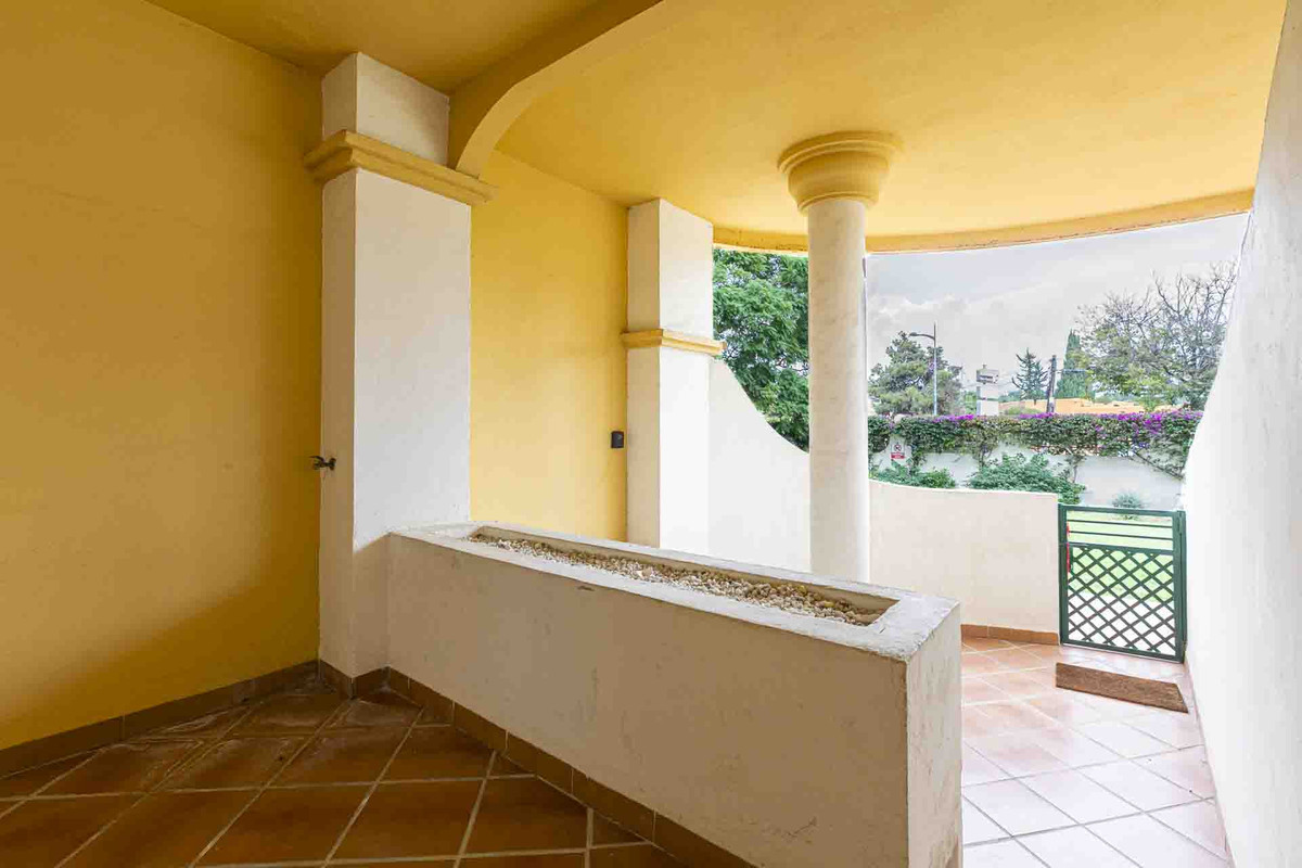 2 Bed Apartment for sale in Nueva Andalucía Costa Del Sol, Málaga, Spain