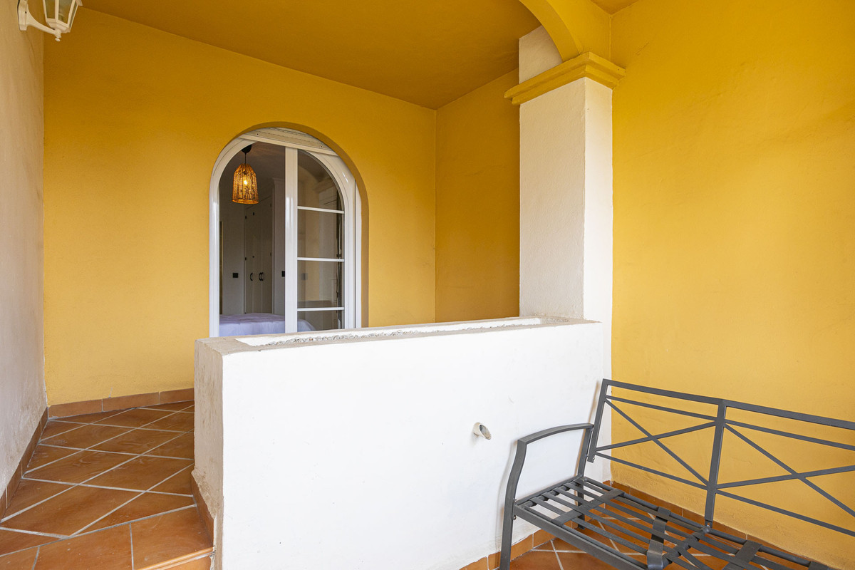 2 Bed Apartment for sale in Nueva Andalucía Costa Del Sol, Málaga, Spain