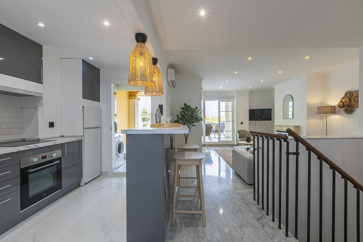 2 Bed Apartment for sale in Nueva Andalucía Costa Del Sol, Málaga, Spain