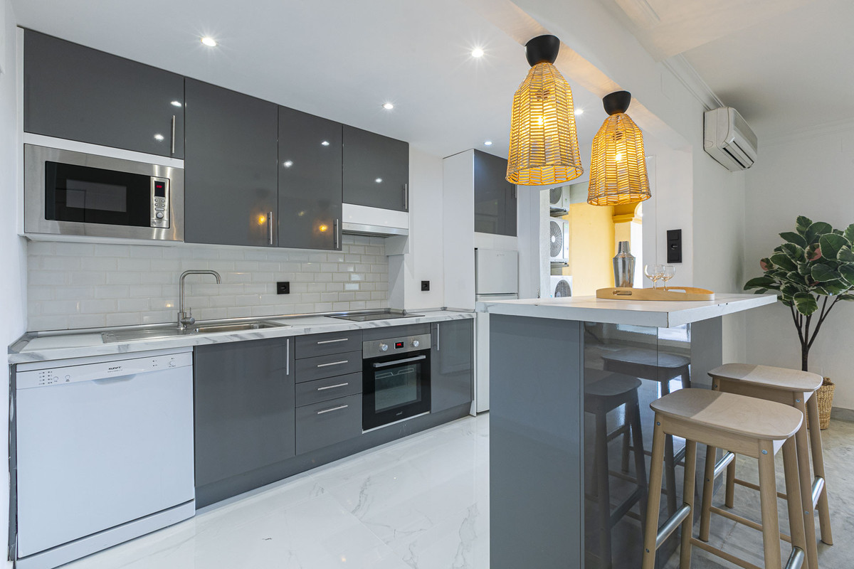 2 Bed Apartment for sale in Nueva Andalucía Costa Del Sol, Málaga, Spain