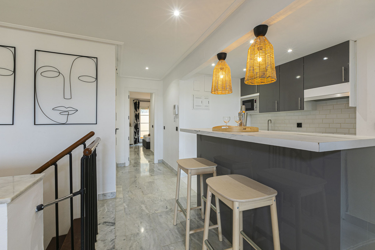 2 Bed Apartment for sale in Nueva Andalucía Costa Del Sol, Málaga, Spain