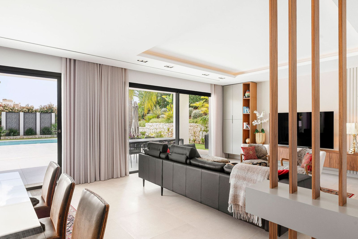 Se vende Villa - Chalet de 5 dormitorios en Costa Del Sol, Málaga, España