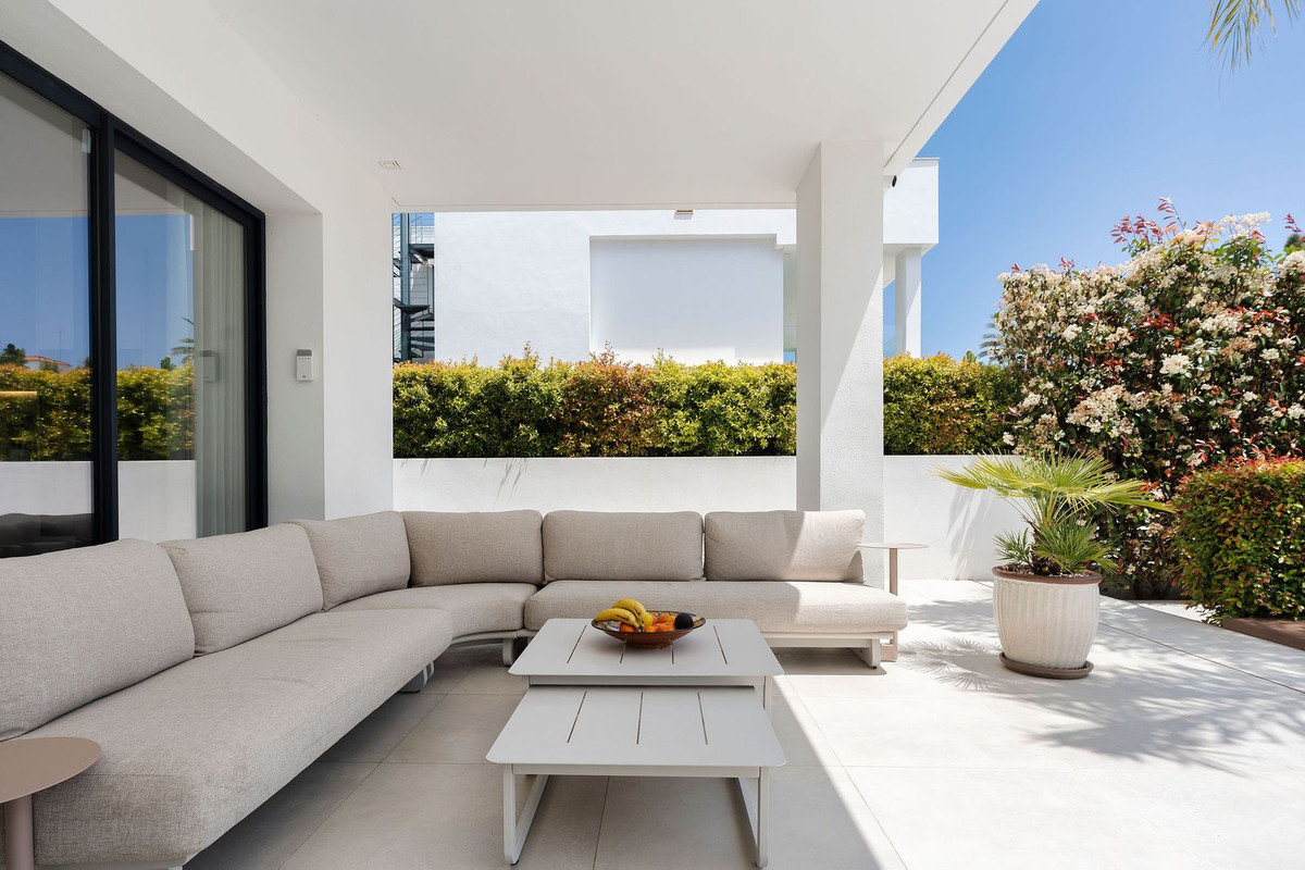 Se vende Villa - Chalet de 5 dormitorios en Costa Del Sol, Málaga, España