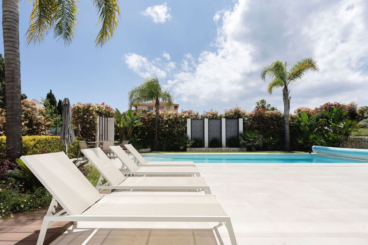 Se vende Villa - Chalet de 5 dormitorios en Costa Del Sol, Málaga, España