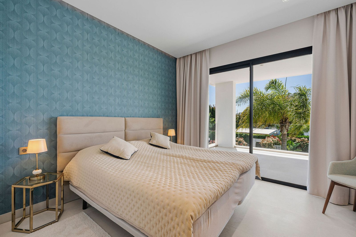 Se vende Villa - Chalet de 5 dormitorios en Costa Del Sol, Málaga, España
