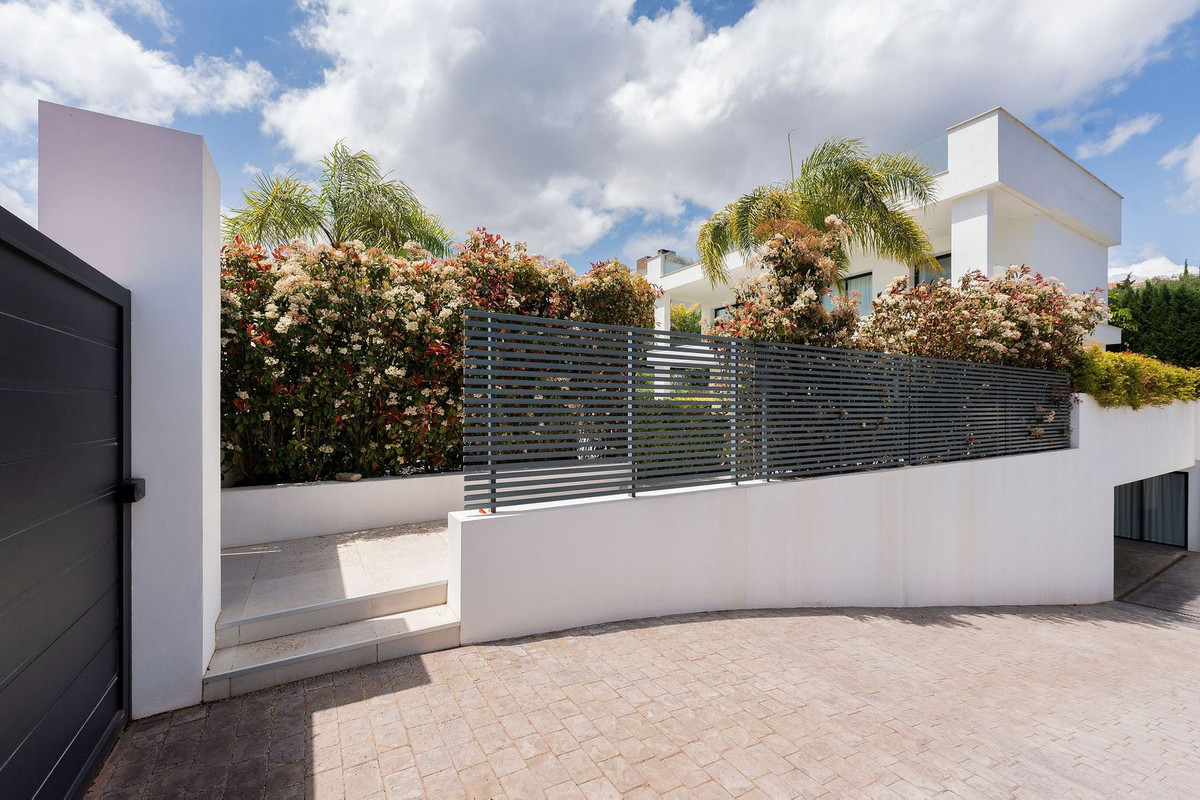 Se vende Villa - Chalet de 5 dormitorios en Costa Del Sol, Málaga, España