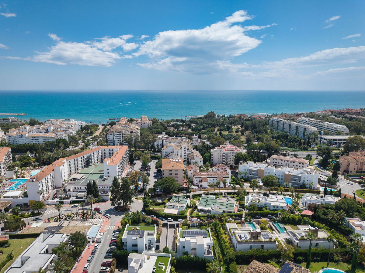 Se vende Villa - Chalet de 5 dormitorios en Costa Del Sol, Málaga, España