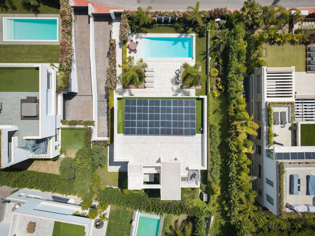 Se vende Villa - Chalet de 5 dormitorios en Costa Del Sol, Málaga, España