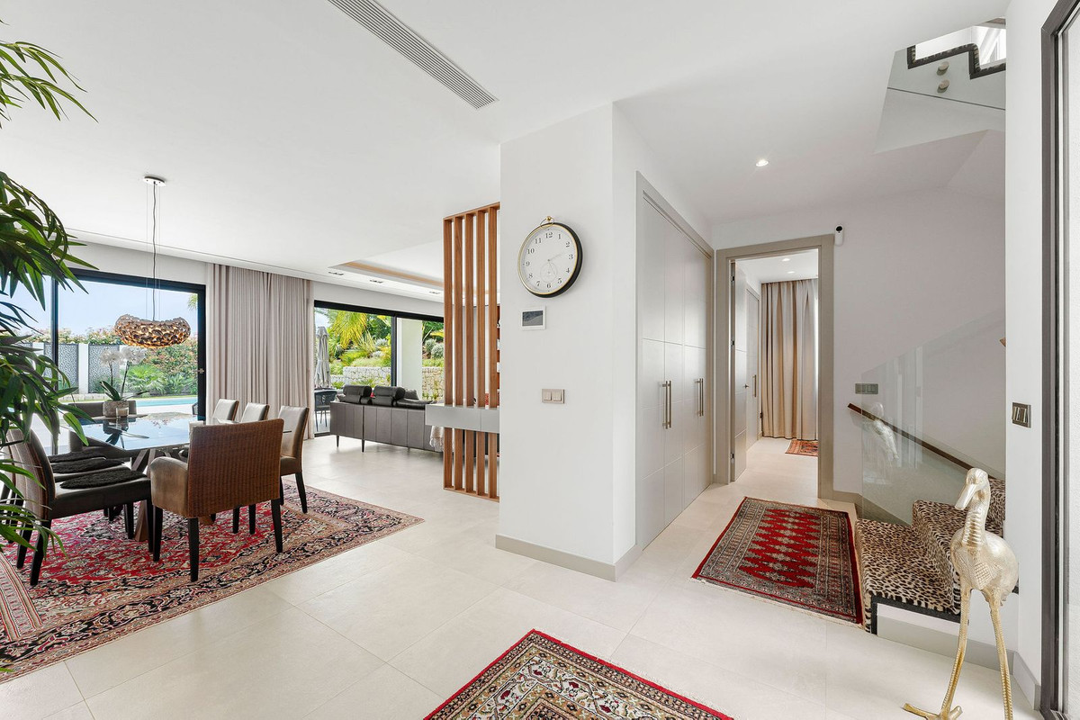 Se vende Villa - Chalet de 5 dormitorios en Costa Del Sol, Málaga, España