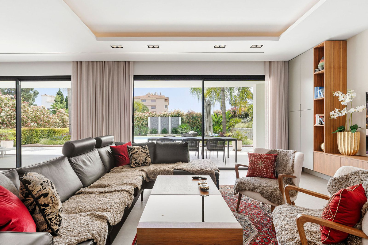 Se vende Villa - Chalet de 5 dormitorios en Costa Del Sol, Málaga, España