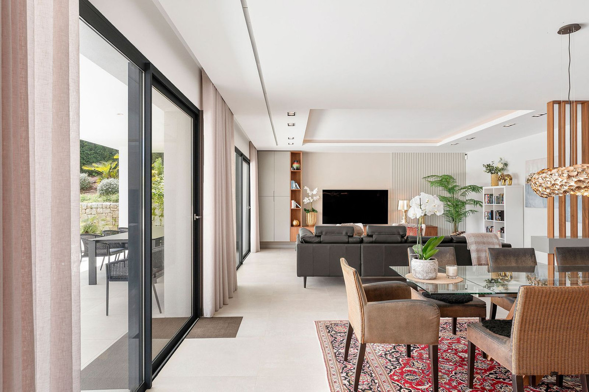 Se vende Villa - Chalet de 5 dormitorios en Costa Del Sol, Málaga, España