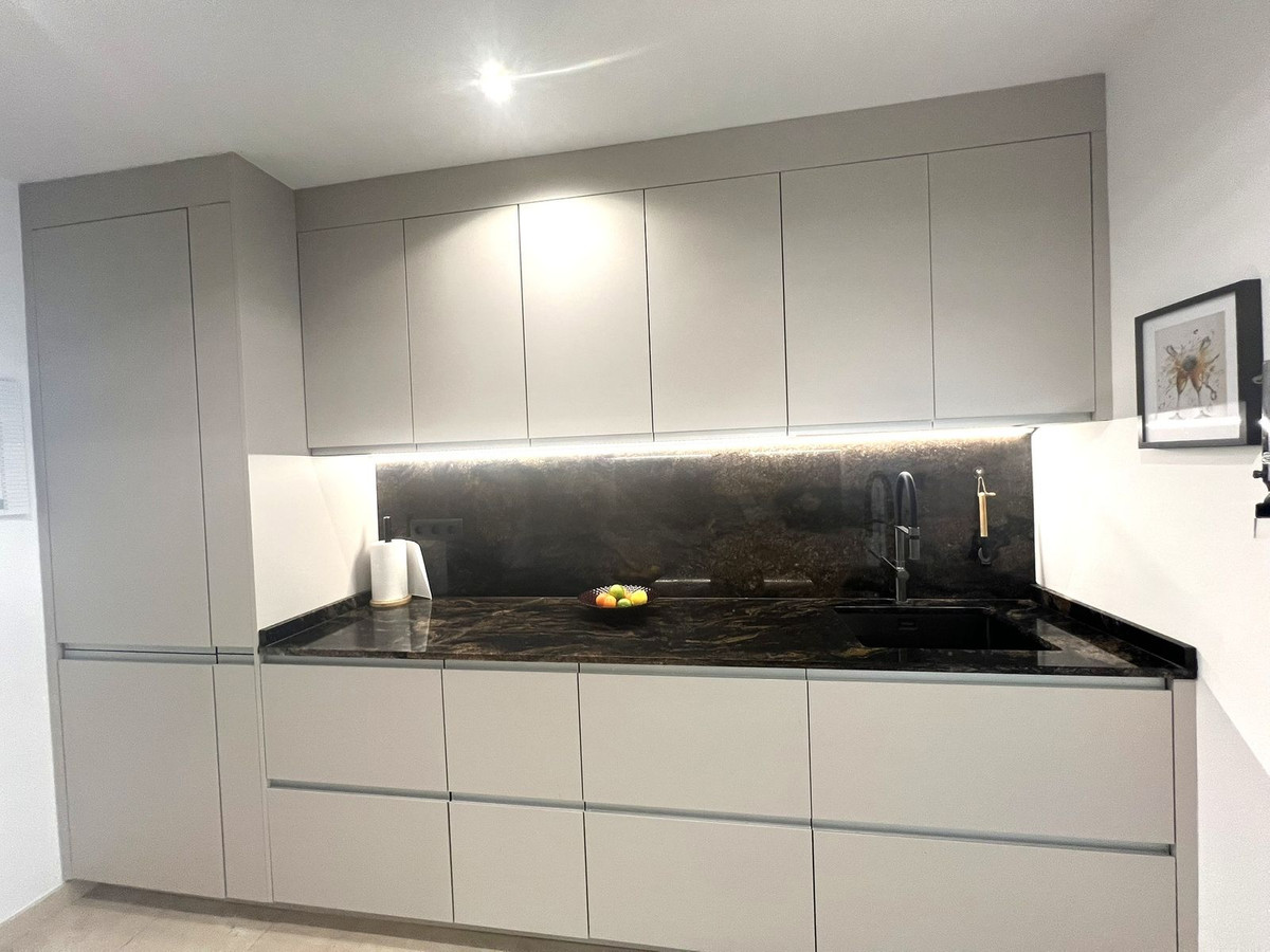 3 Bed Apartment for sale in El Paraiso Costa Del Sol, Málaga, Spain