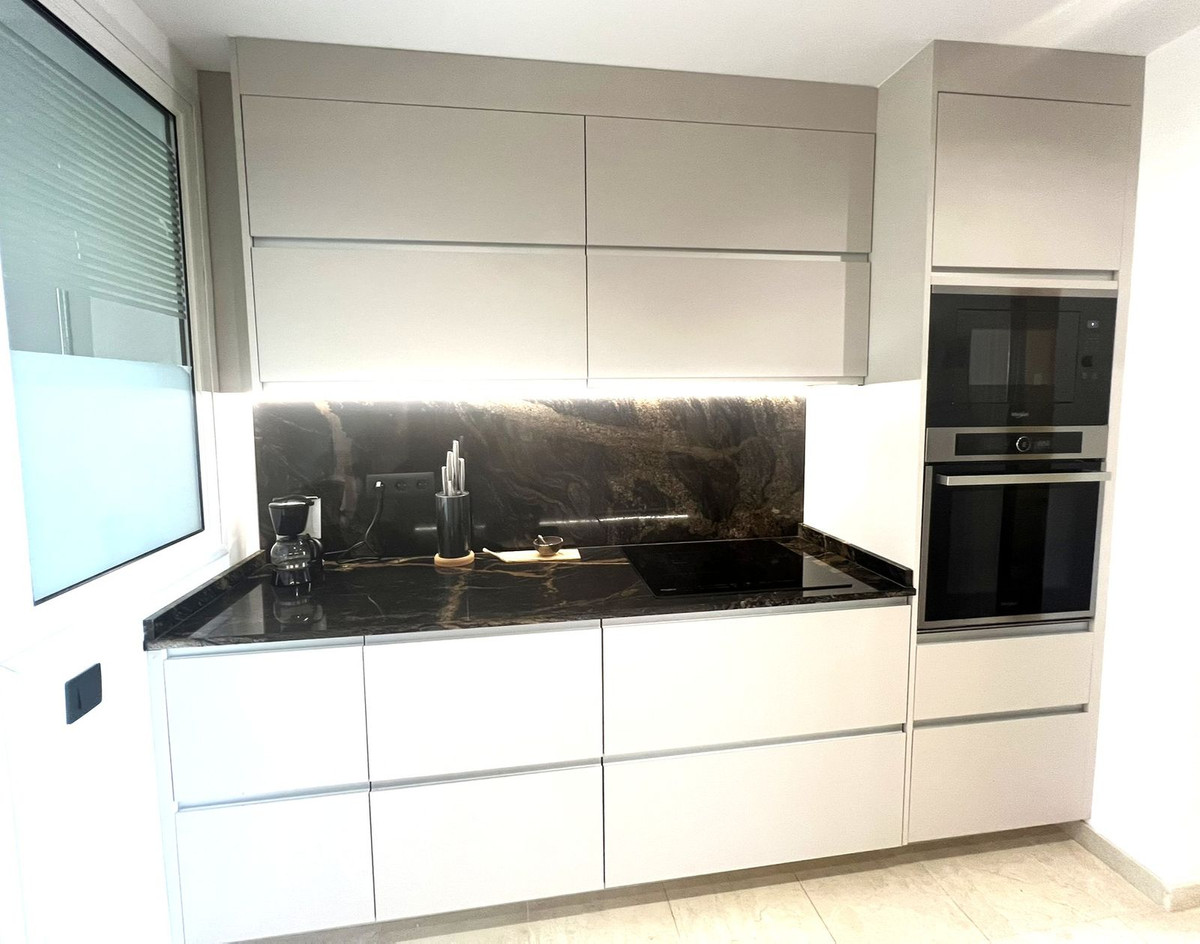 3 Bed Apartment for sale in El Paraiso Costa Del Sol, Málaga, Spain