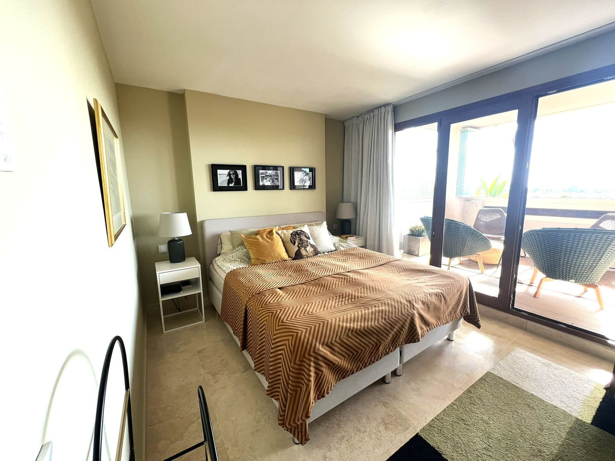 3 Bed Apartment for sale in El Paraiso Costa Del Sol, Málaga, Spain
