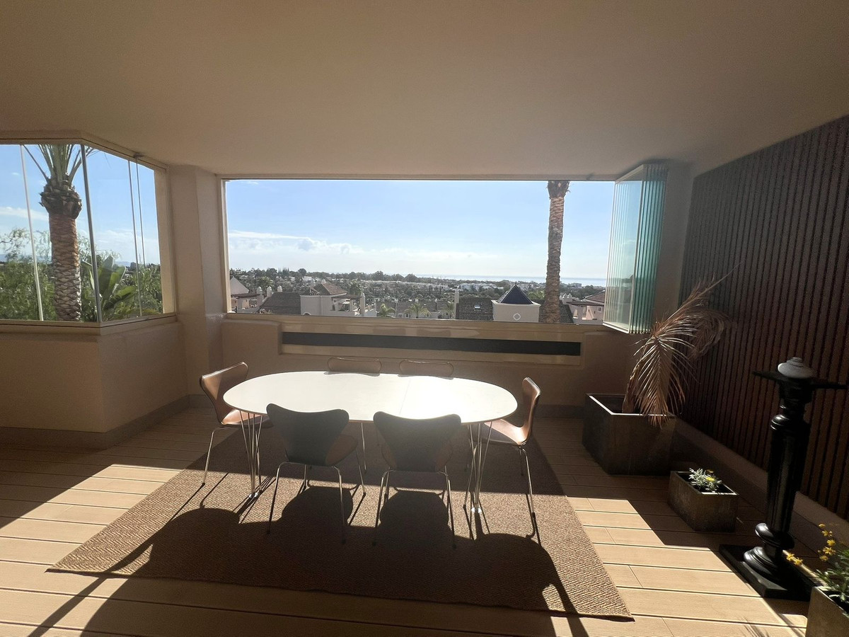 3 Bed Apartment for sale in El Paraiso Costa Del Sol, Málaga, Spain