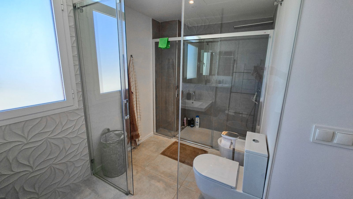 4 Bed Apartment for sale in La Cala De Mijas Costa Del Sol, Málaga, Spain