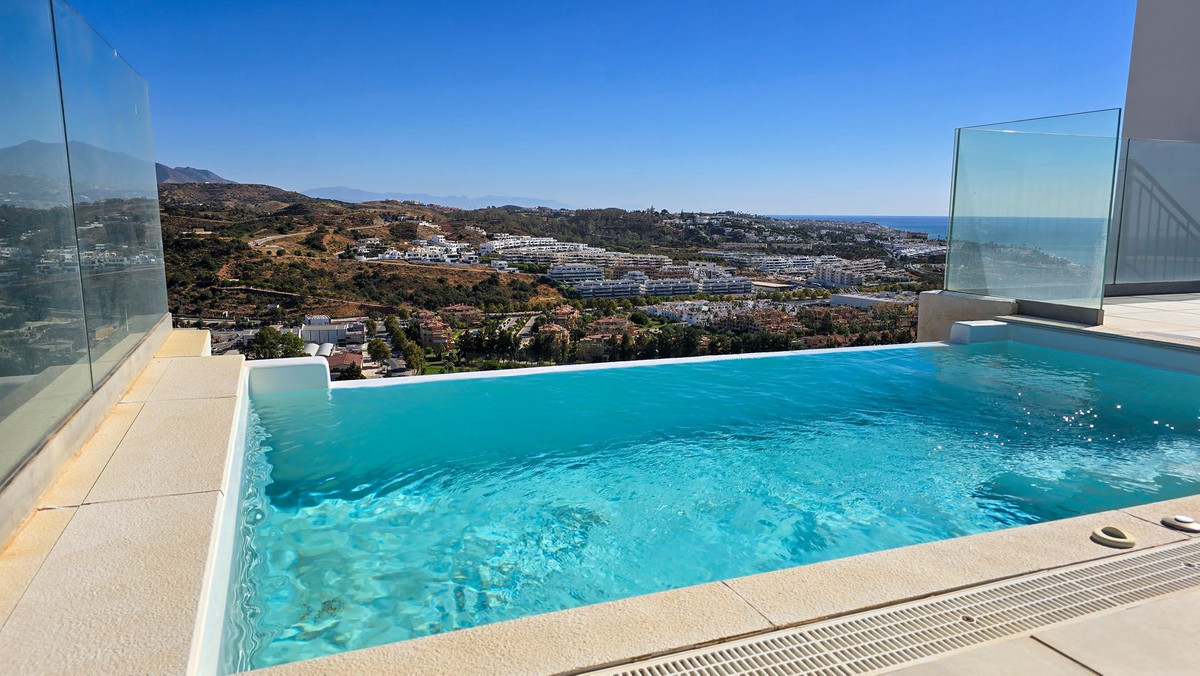 4 Bed Apartment for sale in La Cala De Mijas Costa Del Sol, Málaga, Spain