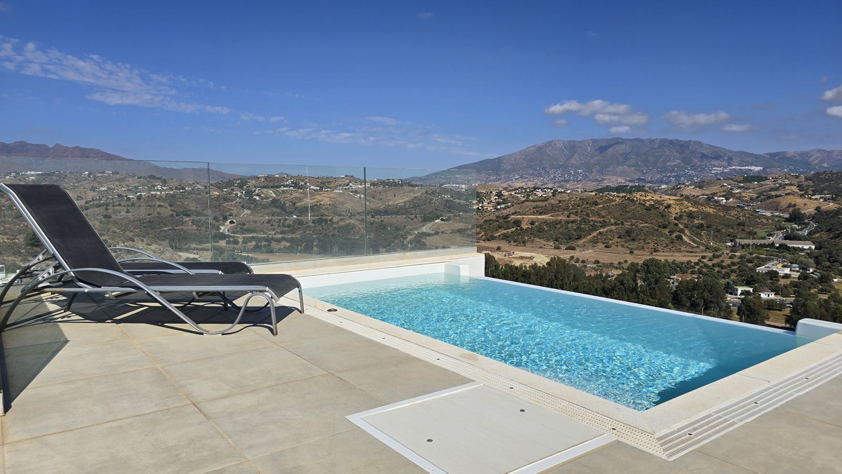 4 Bed Apartment for sale in La Cala De Mijas Costa Del Sol, Málaga, Spain