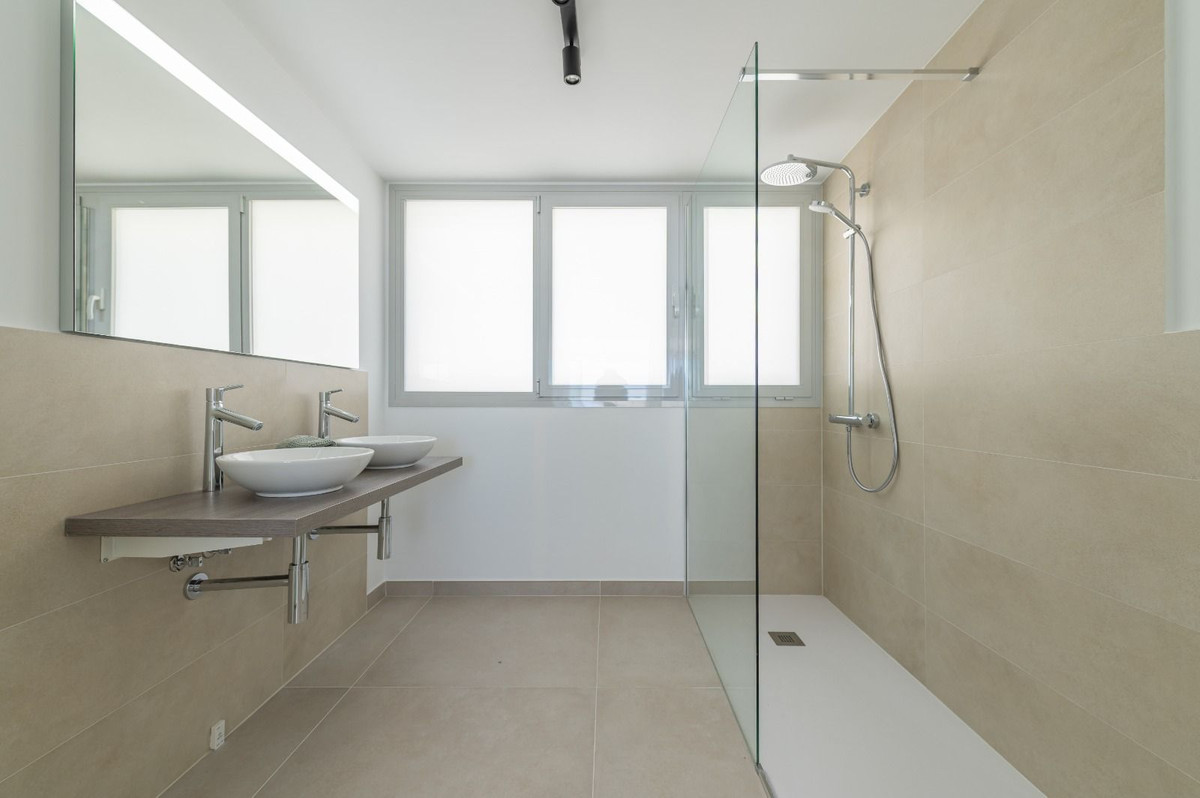 3 Bed Apartment for sale in Higueron Costa Del Sol, Málaga, Spain