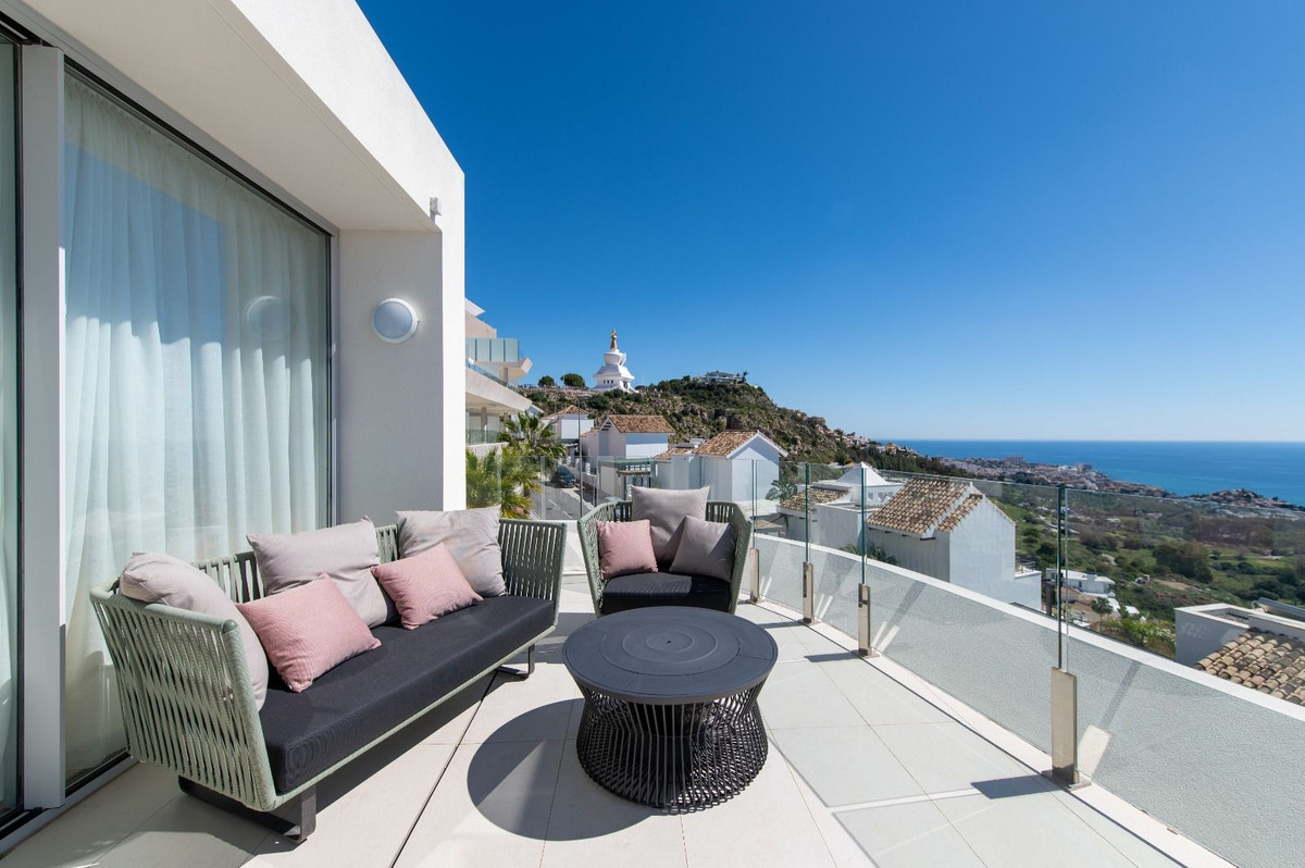 3 Bed Apartment for sale in Higueron Costa Del Sol, Málaga, Spain