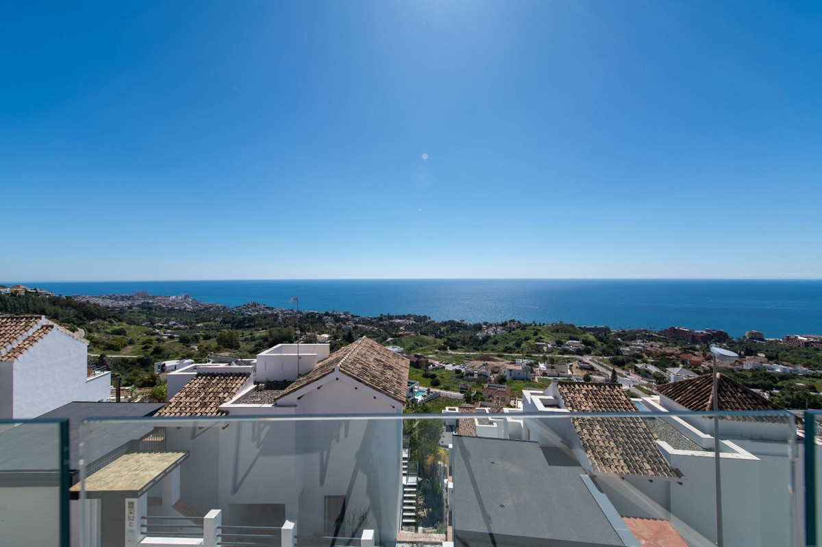 3 Bed Apartment for sale in Higueron Costa Del Sol, Málaga, Spain